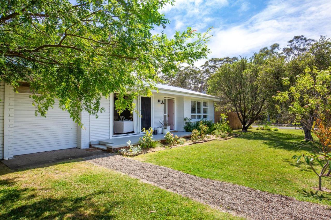 Fleur De Chalet - Pet Friendly - 10 Mins Walk To Beach Villa Culburra Beach Exterior photo